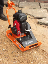 Load image into Gallery viewer, Belle Minipac 300 2.5HP Honda Petrol Plate Compactor